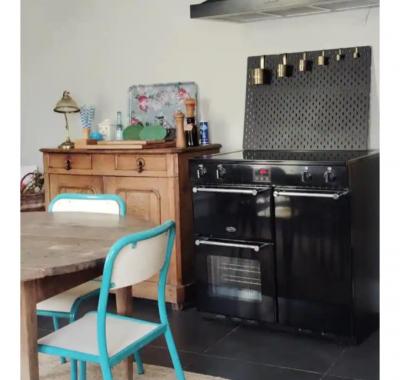 Chambre meublée avec accès salle de bain et cuisine