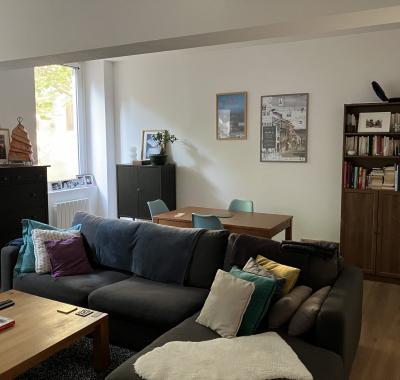 Grande chambre lumineuse avec salle d’eau privée – 20 m²