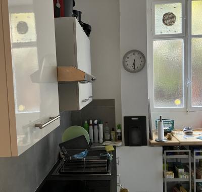 Grande chambre lumineuse avec salle d’eau privée – 20 m²