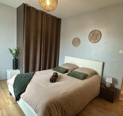 Chambre+SDB+WC+espace repas