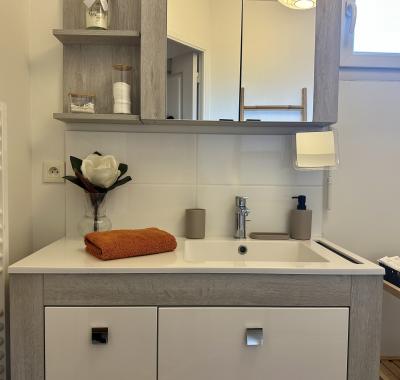 Chambre+SDB+WC+espace repas