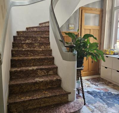 Chambre lumineuse pour étudiant à Saint-Etienne