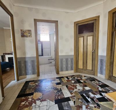 Chambre lumineuse pour étudiant à Saint-Etienne