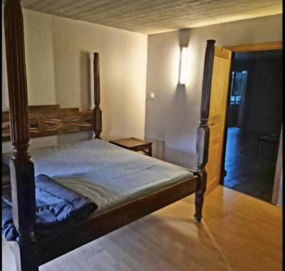 Chambre à louer,grand maison;-)