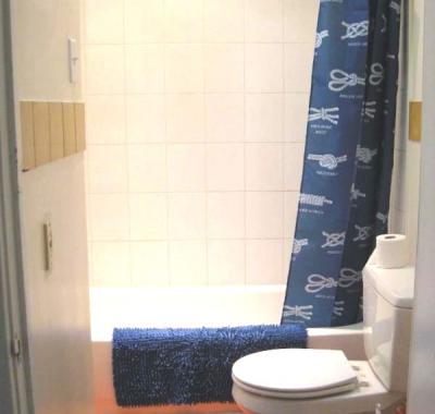 2 chambres à louer dans un 6 1/2. À 2 min du métro. Tout inclus!