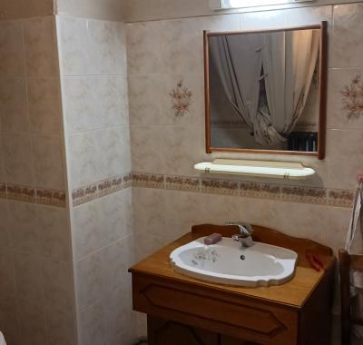 Chambre+ sdb+acces cuisine et web