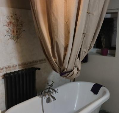 Chambre+ sdb+acces cuisine et web