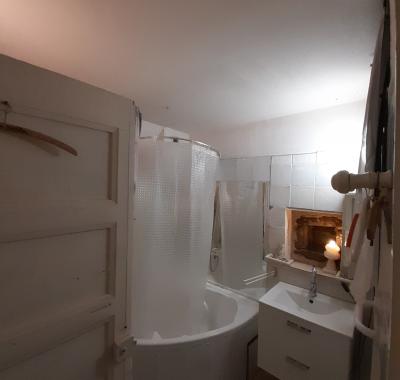 Chambre confortable calme village tranquille bien desservi 10kmValence