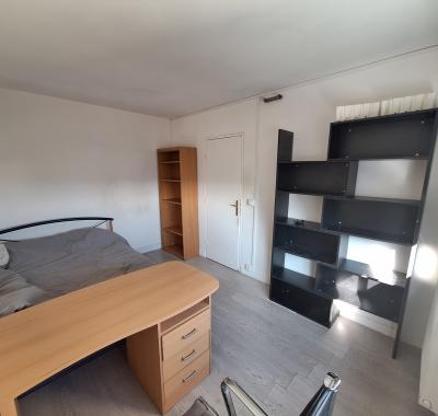 Chambre chez l habitant / Colocation a Massy proche Paris , Saclay