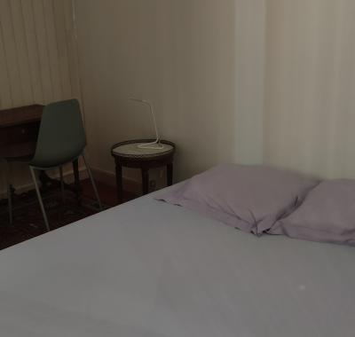 Chambre particulière avec salle d'eau privative dans maison