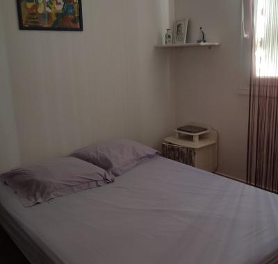 Chambre particulière avec salle d'eau privative dans maison