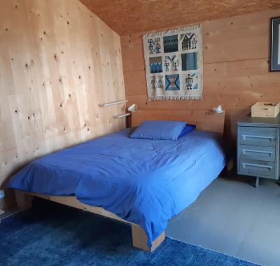 GRANDE CHAMBRE + SDB PRIVATIVE pour une ETUDIANTE