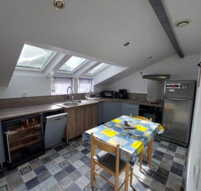 1er étage de notre Maison: Chambre/cuisine/salle D'eau/salon