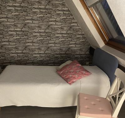 Chambre indépendante s dpuche privative calme, confort, convivialité