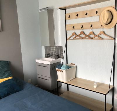 Chambre 2 lits 80 avec cabinet de toilette dans Rennes intra muros