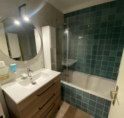 Chambre dans appartement moderne avec balcon proche centre