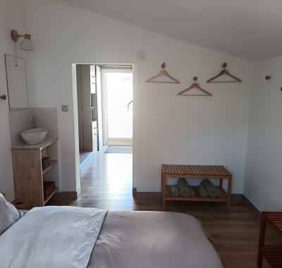 Chambre + 1 pièce. 2 pers. Proximité A7,N7, ViaRhôna