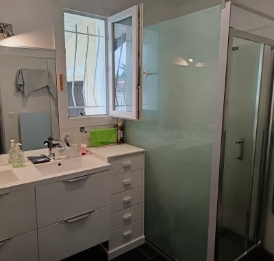 Chambre + 1 pièce. 2 pers. Proximité A7,N7, ViaRhôna