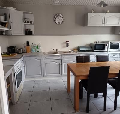 Chambre + 1 pièce. 2 pers. Proximité A7,N7, ViaRhôna