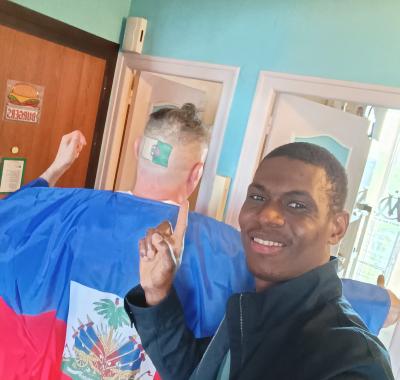 Chambre toute équipée avec frigo et micro-ondes