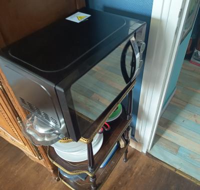Chambre toute équipée avec frigo et micro-ondes