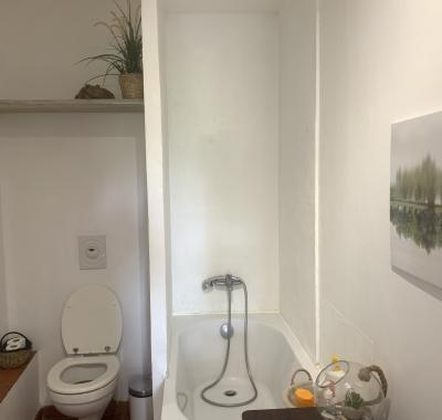 Grand studio au calme avec terrasse