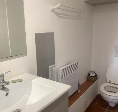 Grand studio au calme avec terrasse