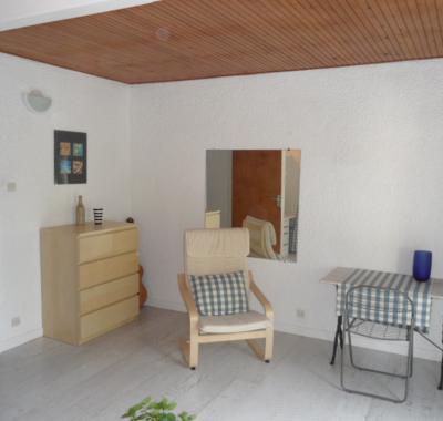 Chambre spacieuse à Pessac près de Bordeaux