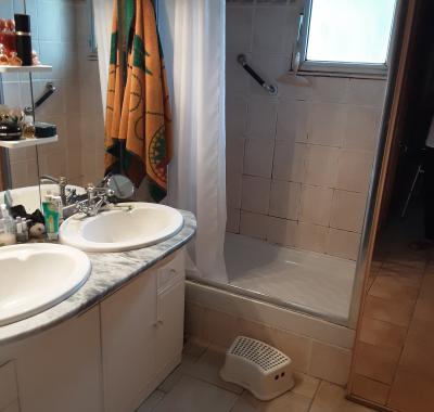 2chambre à louer dans maison avec 2500 m2 de terrain