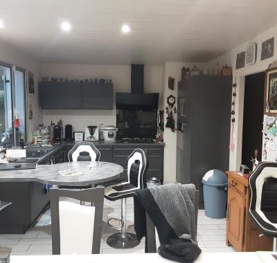 2chambre à louer dans maison avec 2500 m2 de terrain