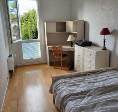 Chambre meublée à louer en colocation dans un appartement de 90m2