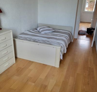 Chambre meublée à louer en colocation dans un appartement de 90m2