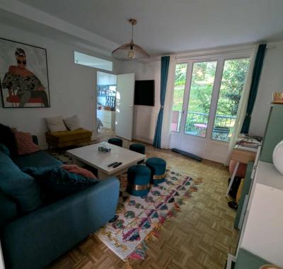 Chambre meublée à louer dans une résidence toulousaine avec parking