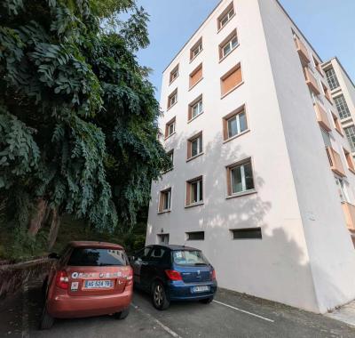 Chambre meublée à louer dans une résidence toulousaine avec parking