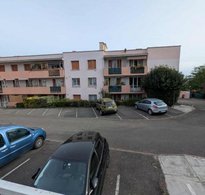 Chambre meublée à louer dans une résidence toulousaine avec parking