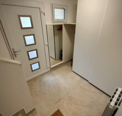 Studio meublé à louer à Méry