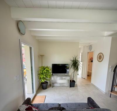 Studio meublé à louer à Méry