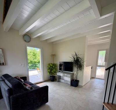 Studio meublé à louer à Méry