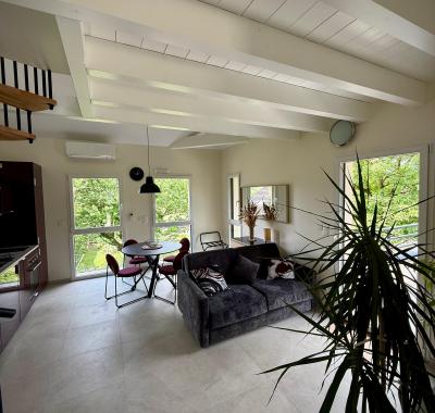 Studio meublé à louer à Méry