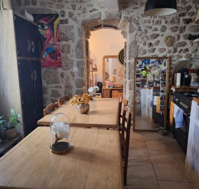 Chambre de 15m2 lumineuse chez l'habitant 30 minutes de Montpellier