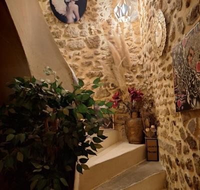 Chambre de 15m2 lumineuse chez l'habitant 30 minutes de Montpellier