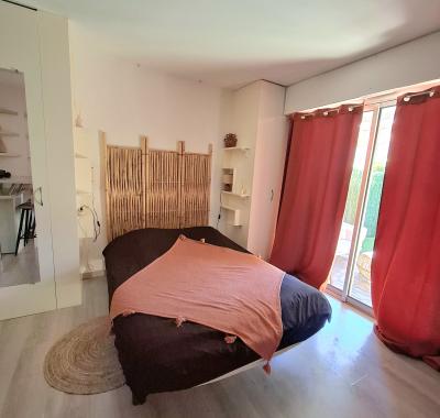 Studio en rez-de-jardin