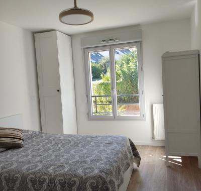 Maison Chartres Réchèvres – Chambre meublée