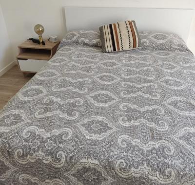 Maison Chartres Réchèvres – Chambre meublée