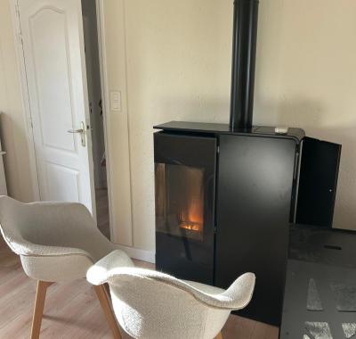 Chambre avec salle de bain privée dans grande maison avec jardin