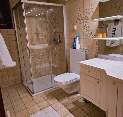 Chambre de 20m2 et sa salle de bains privée