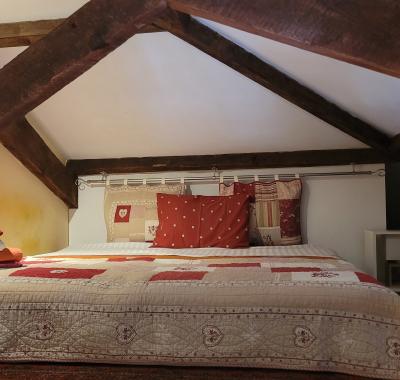 Chambre dans villa niçoise vue mer