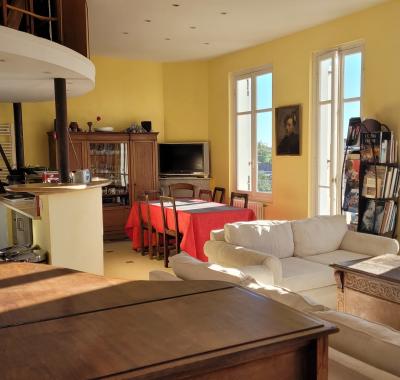 Chambre dans villa niçoise vue mer