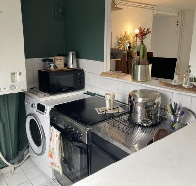 Chambre avec balcon et vue sacré-cœur (paris - 75017)