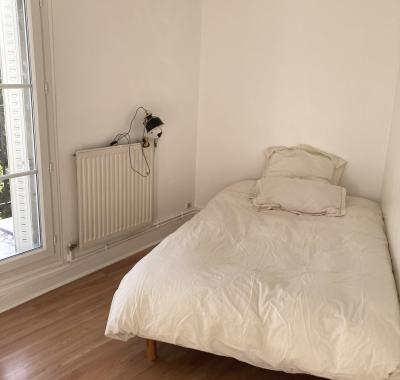 Chambre avec balcon et vue sacré-cœur (paris - 75017)